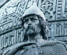Памятник тысячелетию России в Великом Новгороде. Рюрик