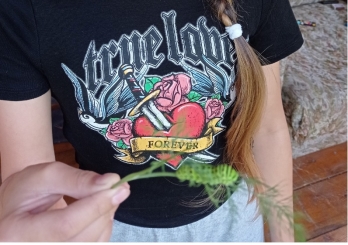 Гусеница, обнаруженная в районе Белого озера, г. Якутск