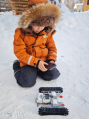 Эксперимент проводился на улице при температуре –52°C в с. Бердигестях