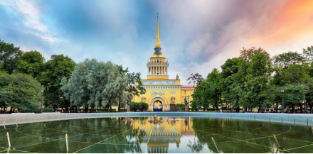 Осевая симметрия (авторское фото, Херсонес, г. Севастополь, 2025)